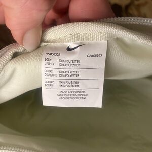 Nike Elemental Premium Fanny Pack